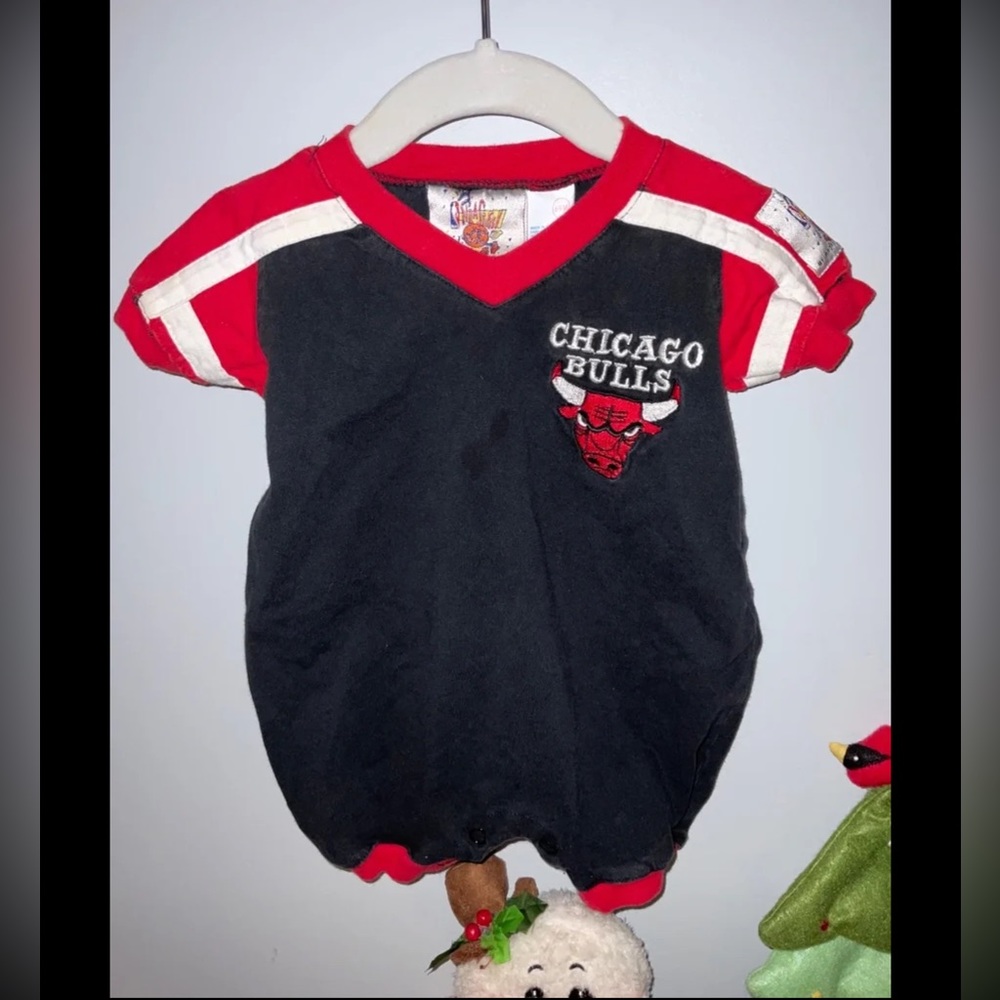 Vintage Chicago Bulls official NBA outfit 6-9 months